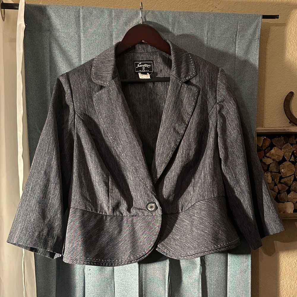Sophisticated Women's Gray Blazer
